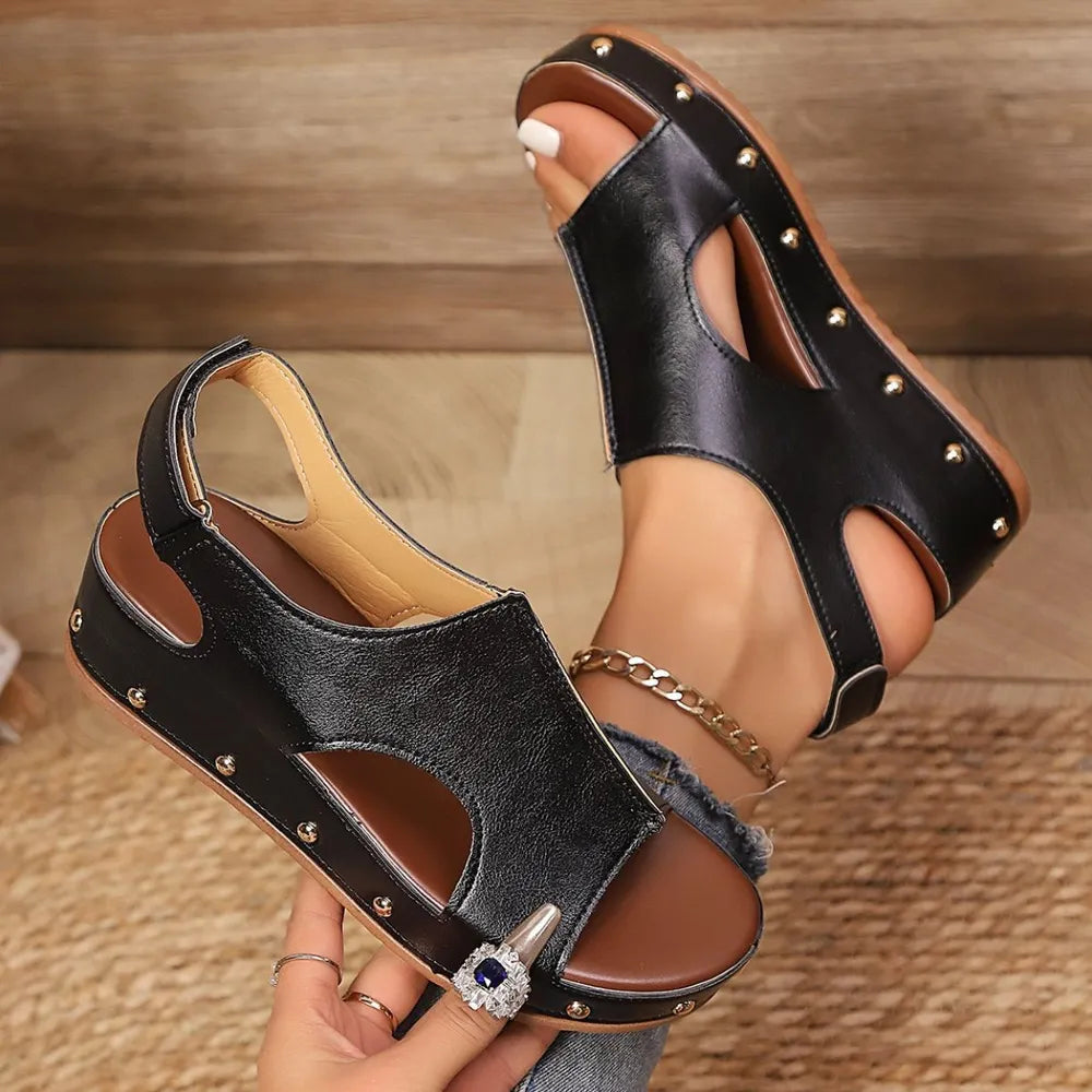 Women's open-toe platform sandals with rivet straps