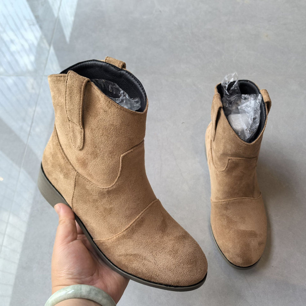 Extended-size ankle boots product detail